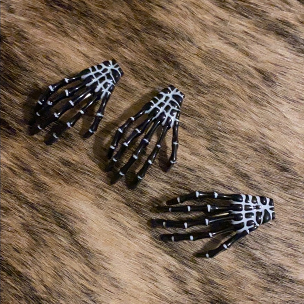 Hair clips